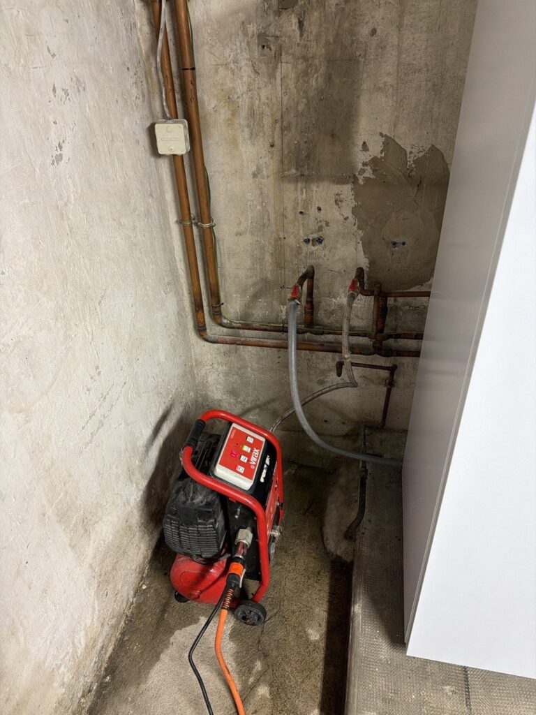 Désembouage du circuit de chauffage avant raccordement de la pompe à chaleur à Lyon 3e – Fontherm