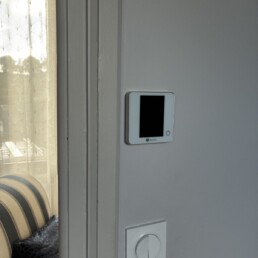 Thermostat Airzone Blueface de la climatisation gainable à Francheville, Fontherm